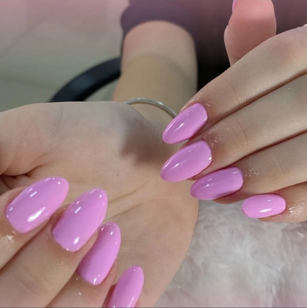 Alongamento em gel na cor rosa